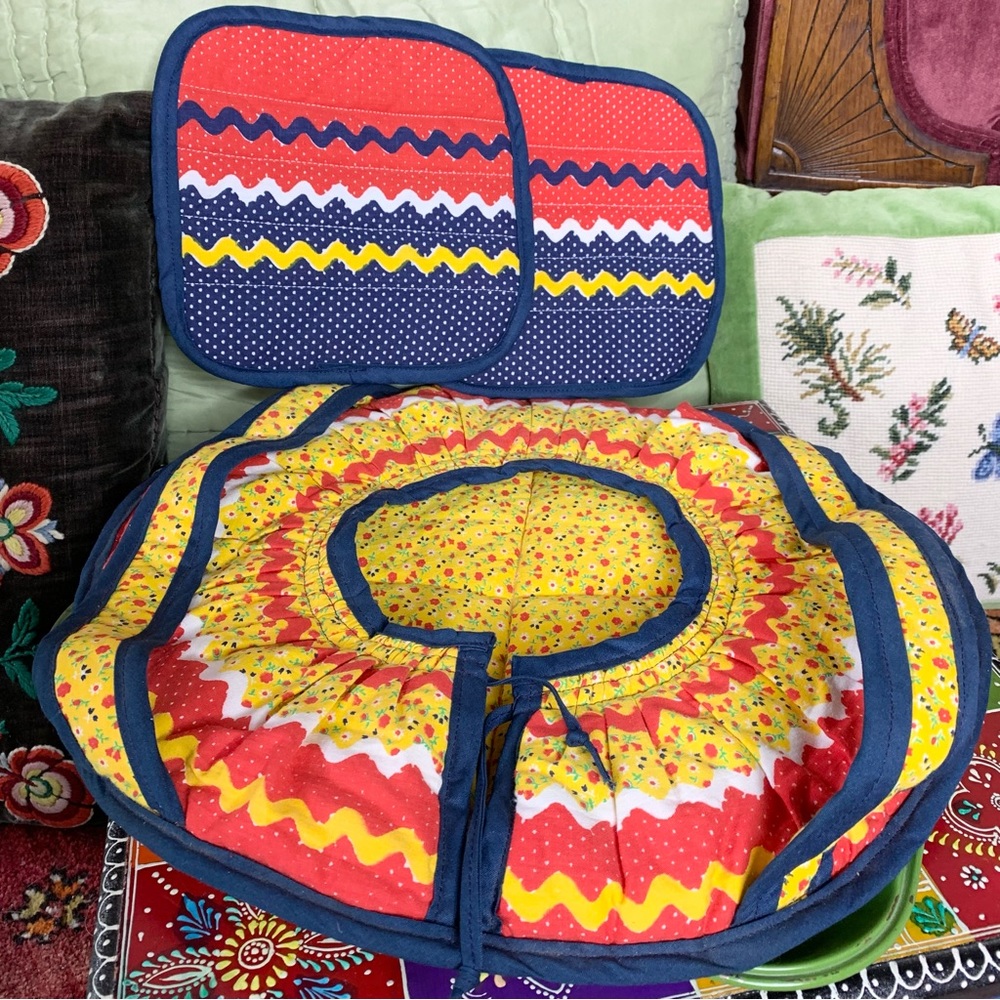 70s Casserole Cozy